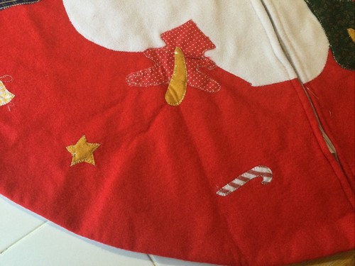 NEW Felt Christmas Tree Skirt Holiday Appliques 35" NIP - Picture 9 of 14