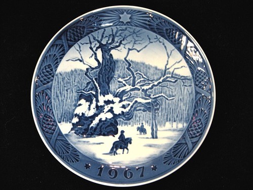 Vintage Royal Copenhagen Christmas Collector Plates, Nineteen Years Available!!! - Picture 19 of 100