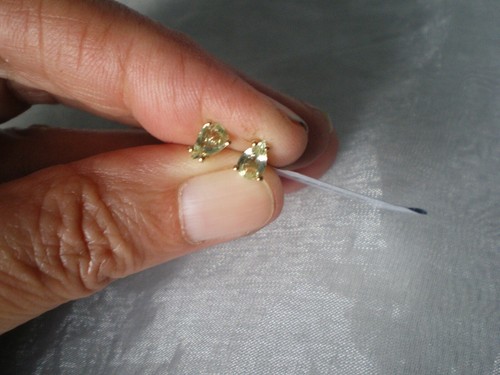 Merelani Mint Garnet stud earrings, 0.8 carats, 0.29 grams of 9k Yellow Gold - Picture 9 of 12