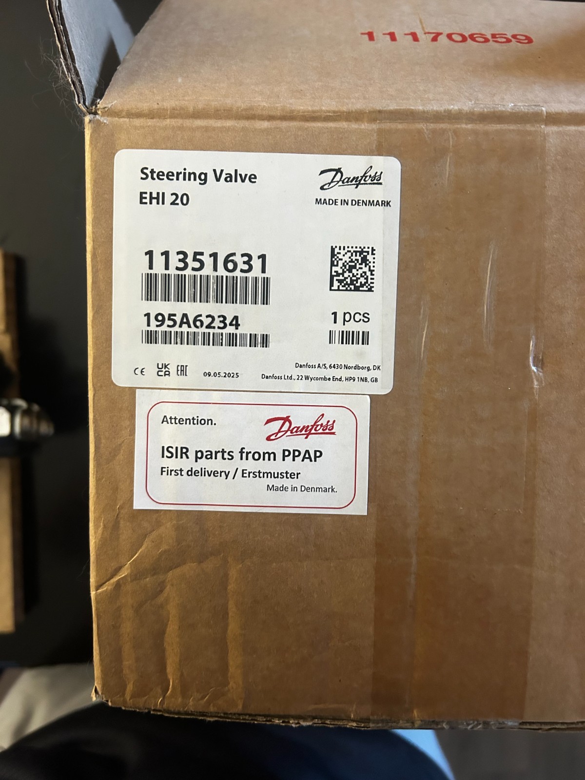 Danfoss EHI-20 Electrohydraulic Steering Valve with PVED-CC S5 — NEW, Metric Por