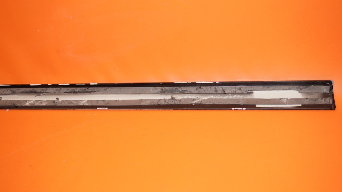 Bentley Bentayga 2015-2017 Front Right Body side trim