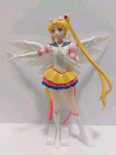 Sailor Moon Kosmos Glitzer Glamour Figur Eternal Sailor Moon mit Flügeln