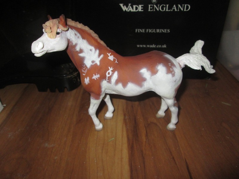 North Light Wade china'/resin horse chestnut pinto tribal markings