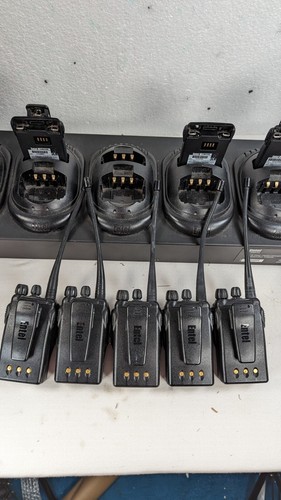 Entel HX482 UHF X 5 licencjonowane radia Wakie Talkie i 6-drożna ładowarka CSBHX Rd D - Zdjęcie 17 z 24