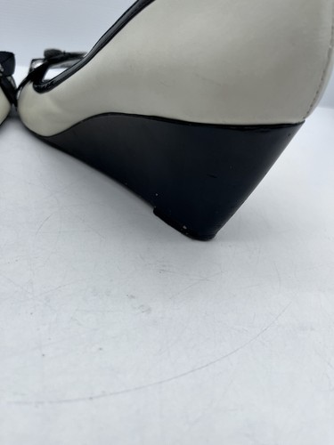 Etienne Aigner Cream Black White Peep Toe Wedge Women’s Shoes Size US 11 Flower - Picture 13 of 21