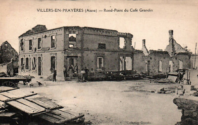 CPA 02 - VILLERS-EN-PRAYERES (Aisne) - Rond-Point du Café Grandin