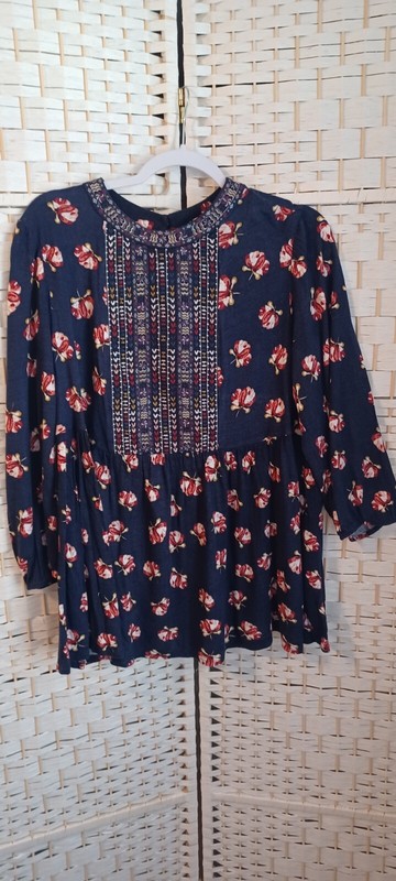 Womens ONE SEPTEMBER Embroidered Floral Long Sleeve Top Tunic Size XL