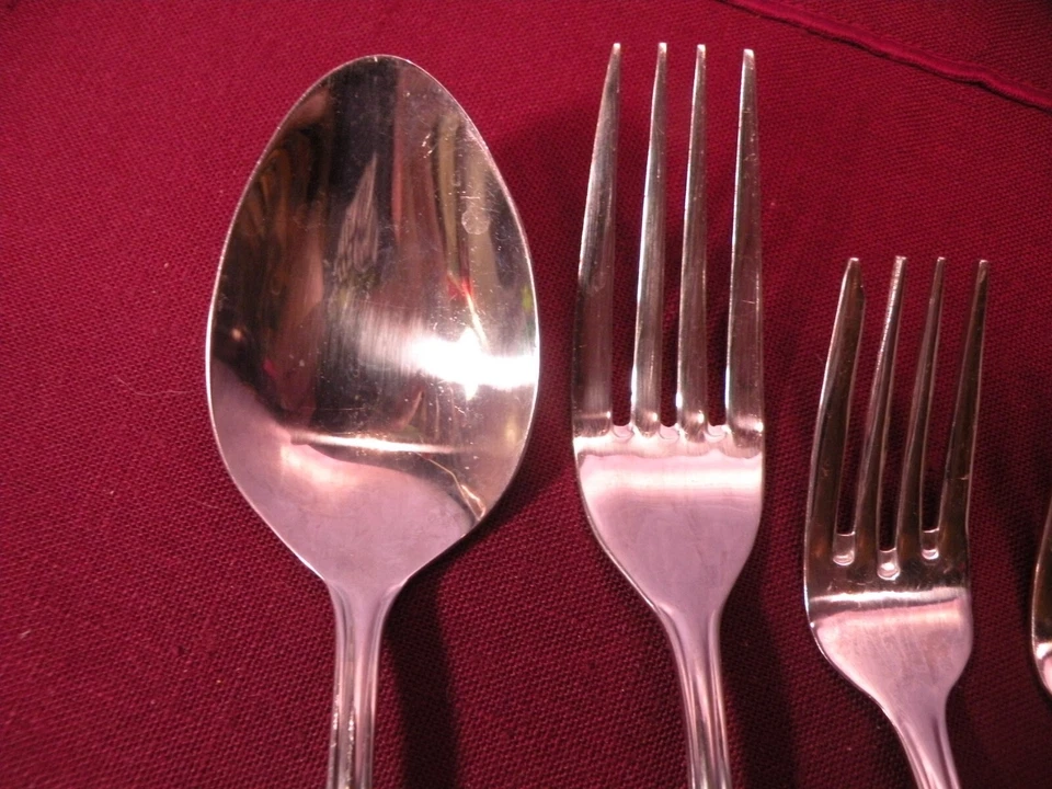 Retroneu Alton 18/10 Stainless 1 Soup Spoon 1 Dinner fork 2 Salad Forks GF2 - Image 2 of 4