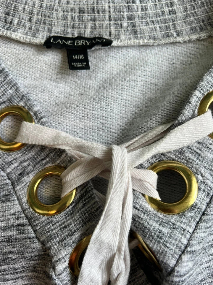 Sudadera con cuello con cordones gris 14/16 Lane Bryant Foto 4 de 4
