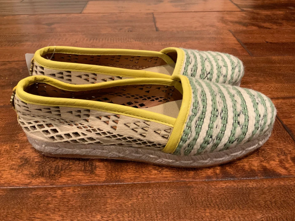 Alpargatas planas Molly corte láser color tostado y verde Cobra Society, talla 7 (US) 37 (UE) Foto 4 de 4