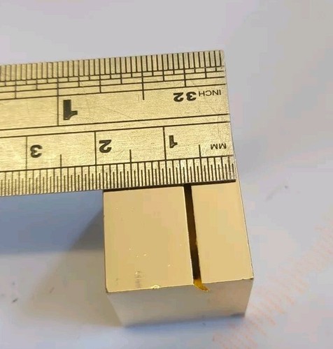 Stck 20 Metall Würfel Tischkarten Halter mit Lichtfunktion in Gold - Bild 8 von 9