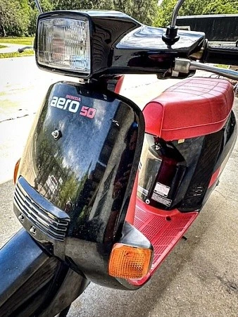 Headlamp, seat, floorboad