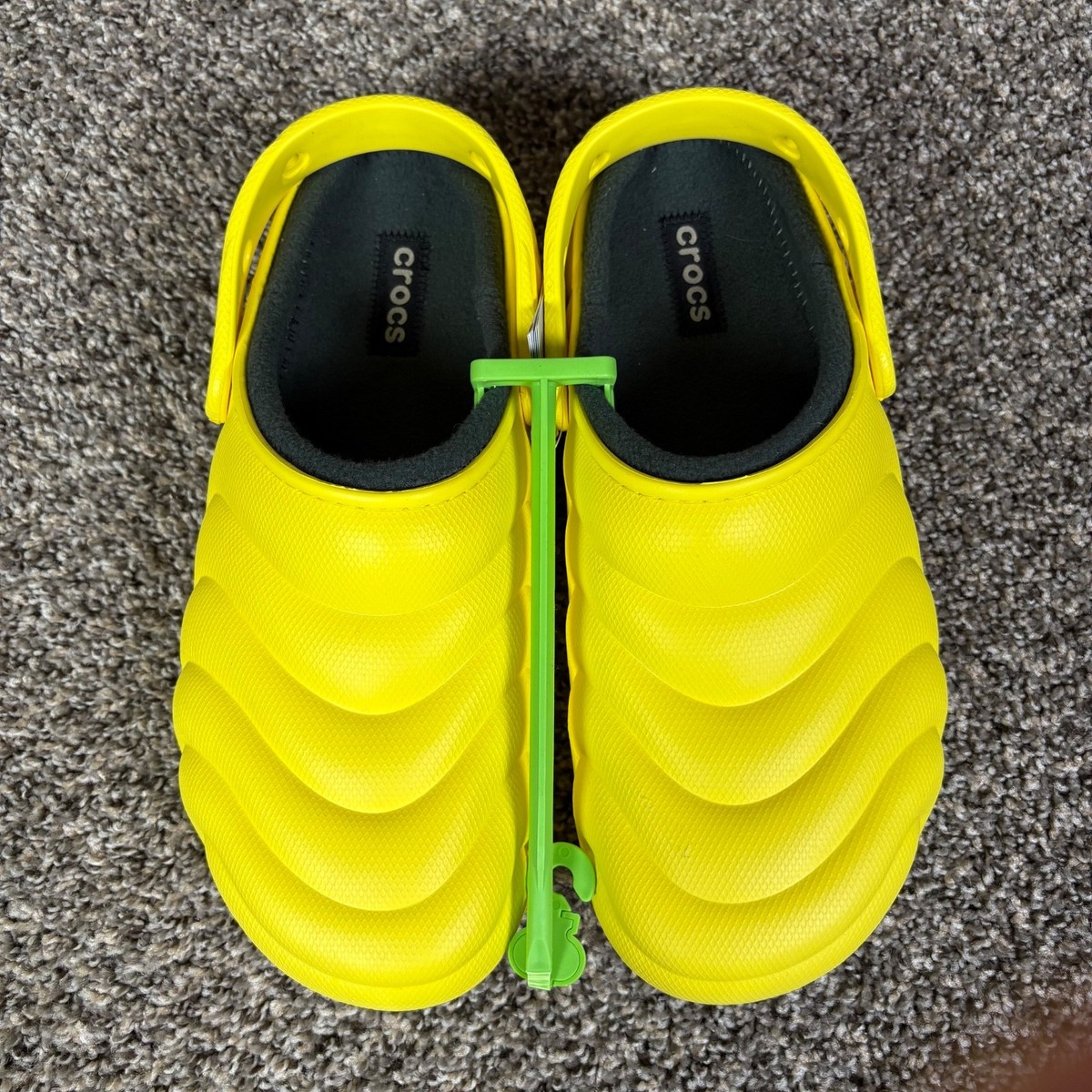Crocs Classic Lined Overpuff Clogs Mens 9 Womens 11‎ Cyber Yellow 210059-77J Crocs Classic Lined Overpuff Clogs Cyber Yellow 210059-77J  main image 3