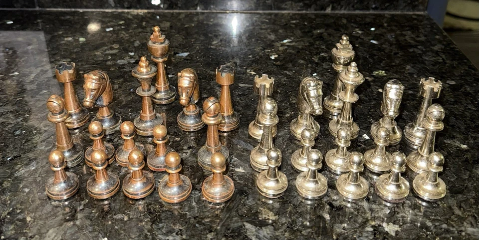 LIMITED EDITION 1 0F 8000 SET OF CHESS PIECES Brass/metal/silver Unknown Maker - Image 4 of 4