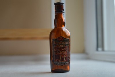Merry Monarch Portwein L. Rose & Co Miniatur Braunglas Flasche leer Vintage