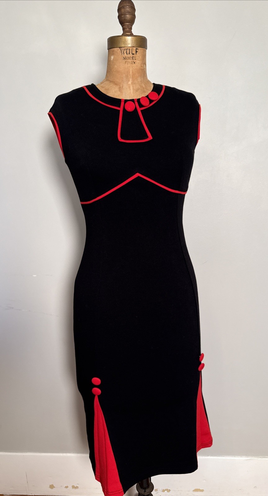 1940’s Retro Inspired Fitted Bombshell Wiggle Dre… - image 1