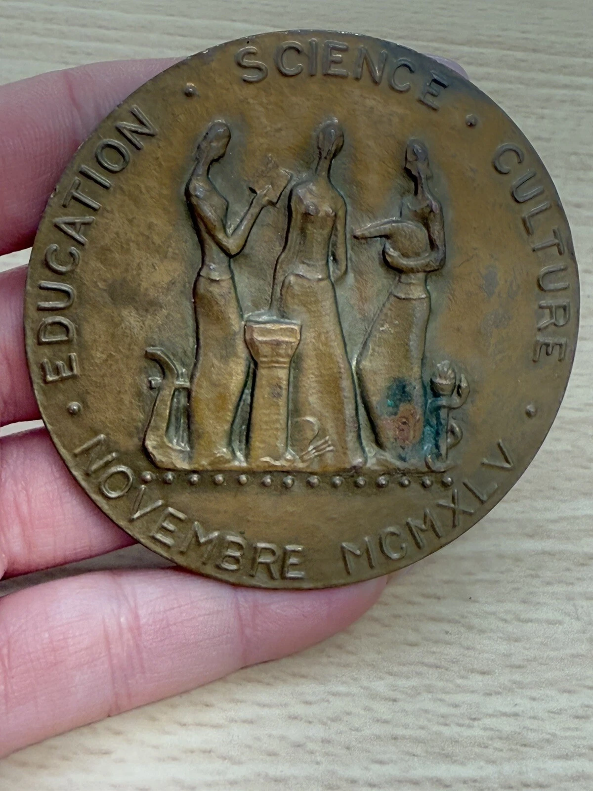 Médaille Éducation Science Culture Novembre MCMXLV En Bronze
