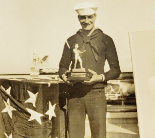 Rare 1933 Jack Borton All-Navy Heavyweight Boxing Champion USS Trenton (CL-11) - Foto 1 di 11