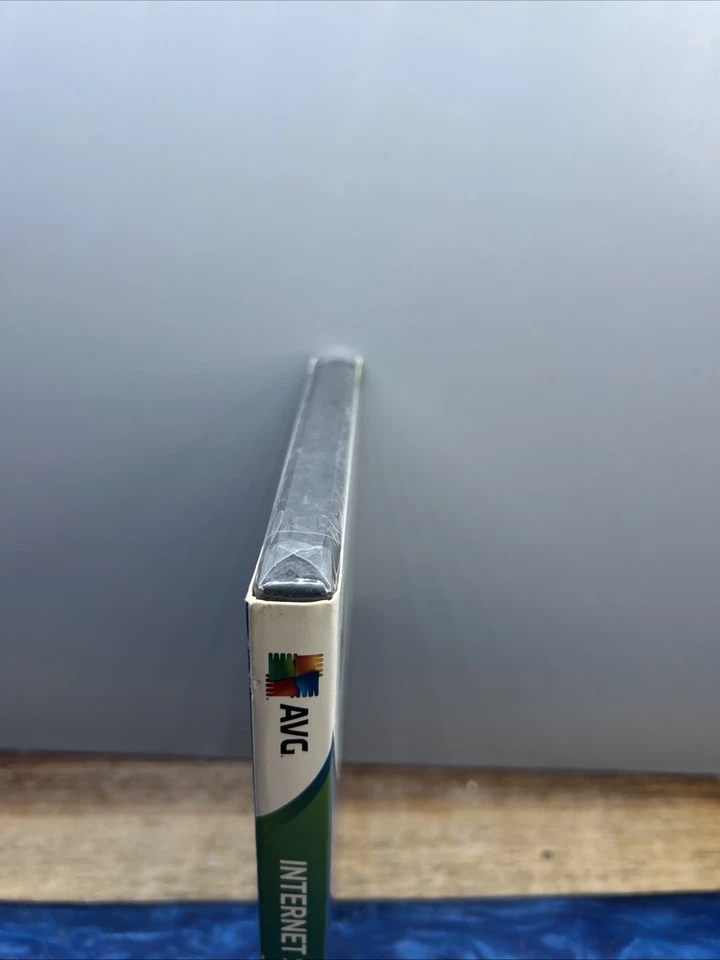 Vintage PC AVG INTERNET SECURITY 2011 New Sealed - Image 3 of 4