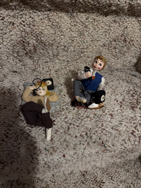 VINTAGE SET CLOTH KLUMPE ROLDAN BOY/GIRL TEENAGER DOLLS TALKING ON ROTARY PHONE