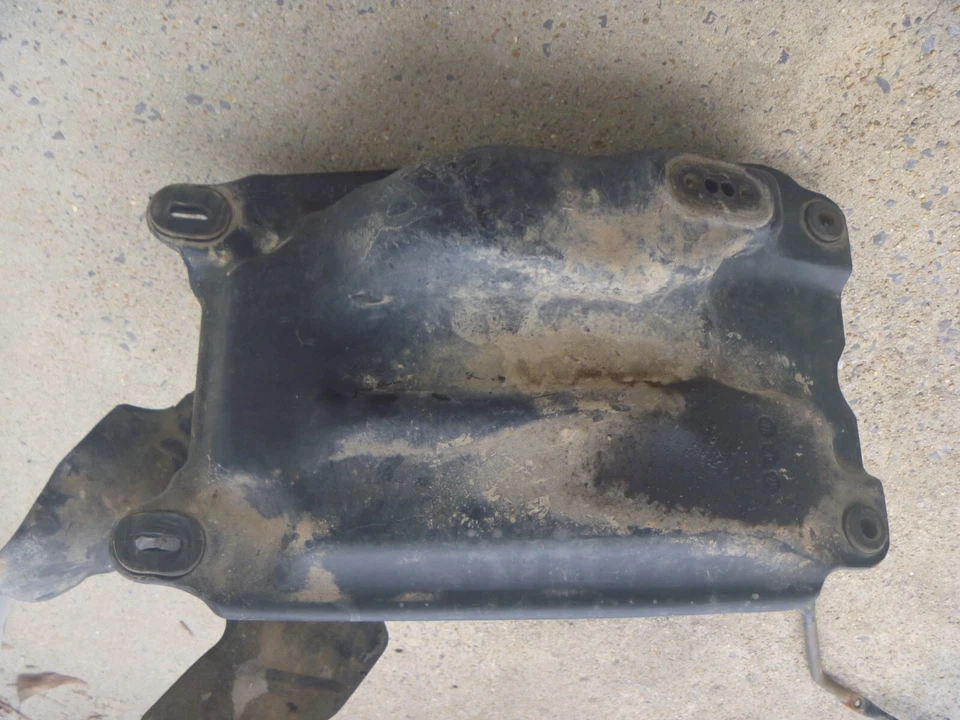OEM 88-06 Yamaha YFS200 Blaster (2000) Gas Fuel Tank - Image 2 of 2
