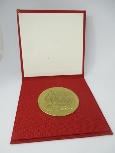 Ddr Souvenir Medal Seelower Heights with Fabric Case - Picture 3 of 9