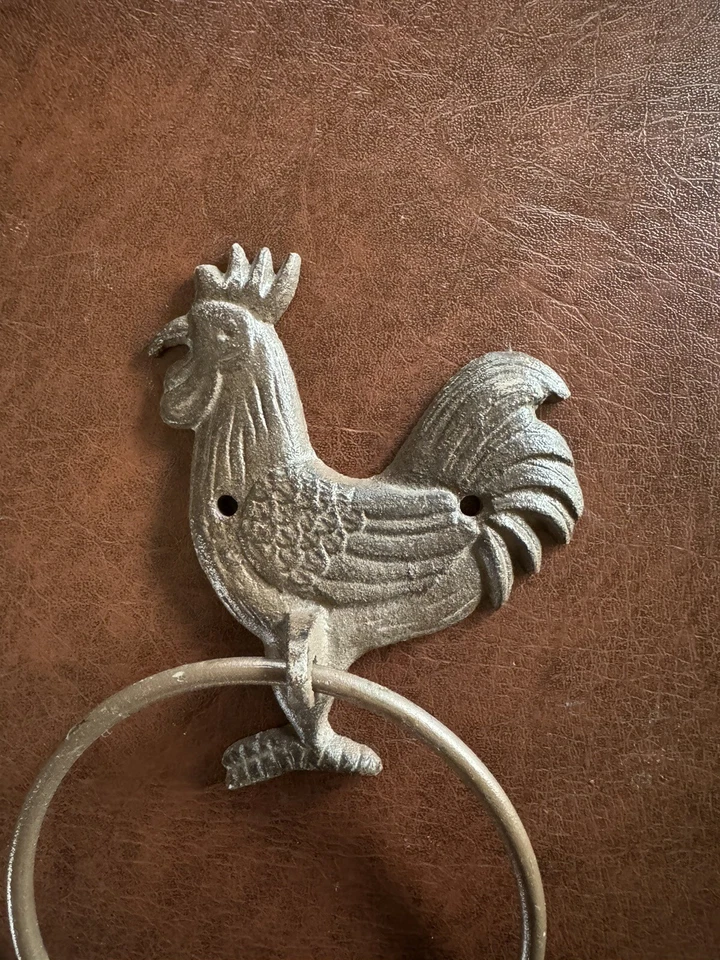 Toallero de gallo deco de hierro fundido para granja Foto 2 de 4