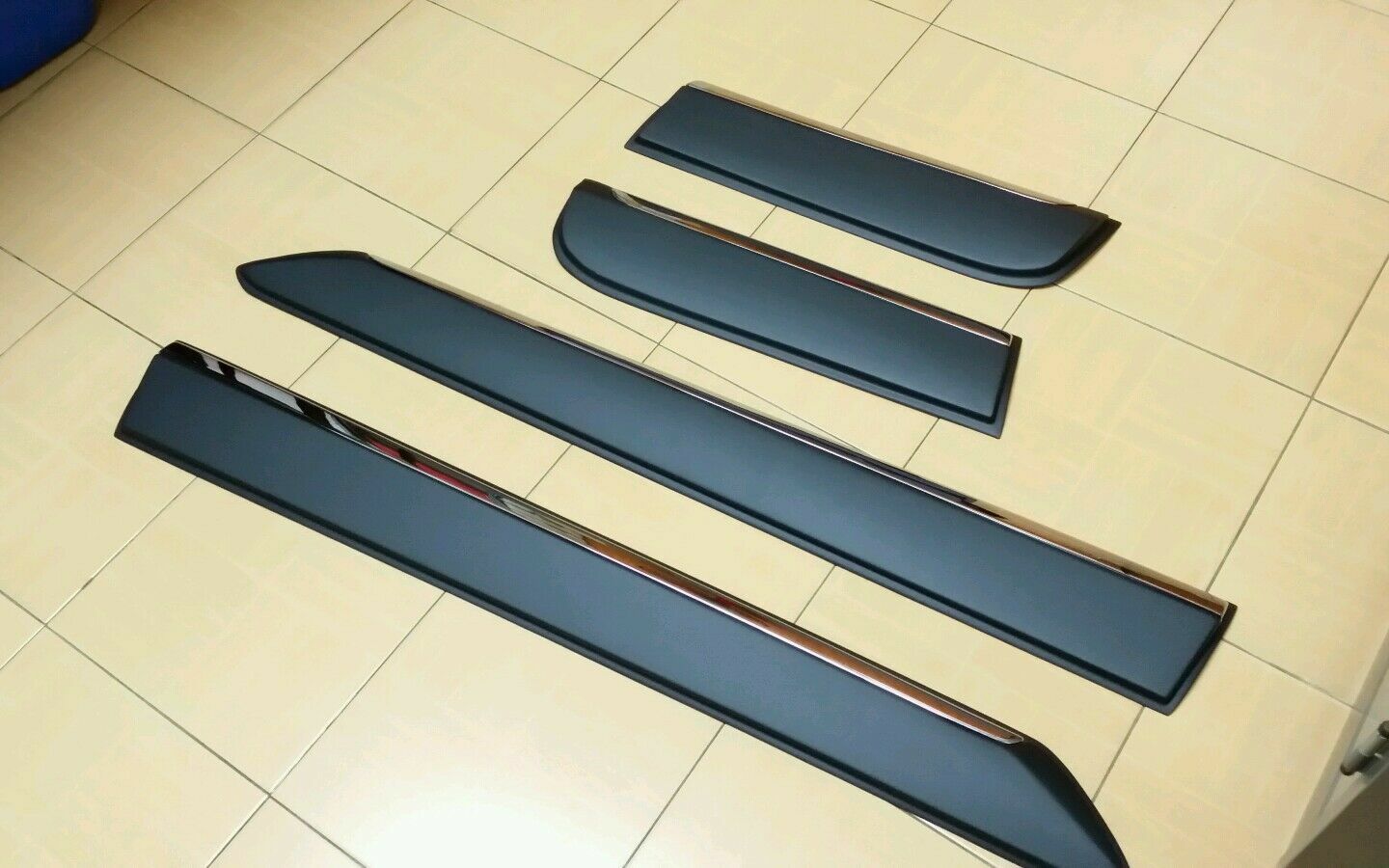 TOYOTA HILUX 2016 2 DOORS CHROMEBLACK SIDE DOORS BODY MOULDING TRIMS