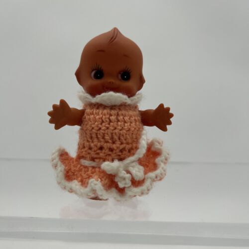 Vintage Rubber Vinyl Kewpie Doll 4.5" Crocheted Peach Outfit Made in Korea Wings - Picture 3 of 9