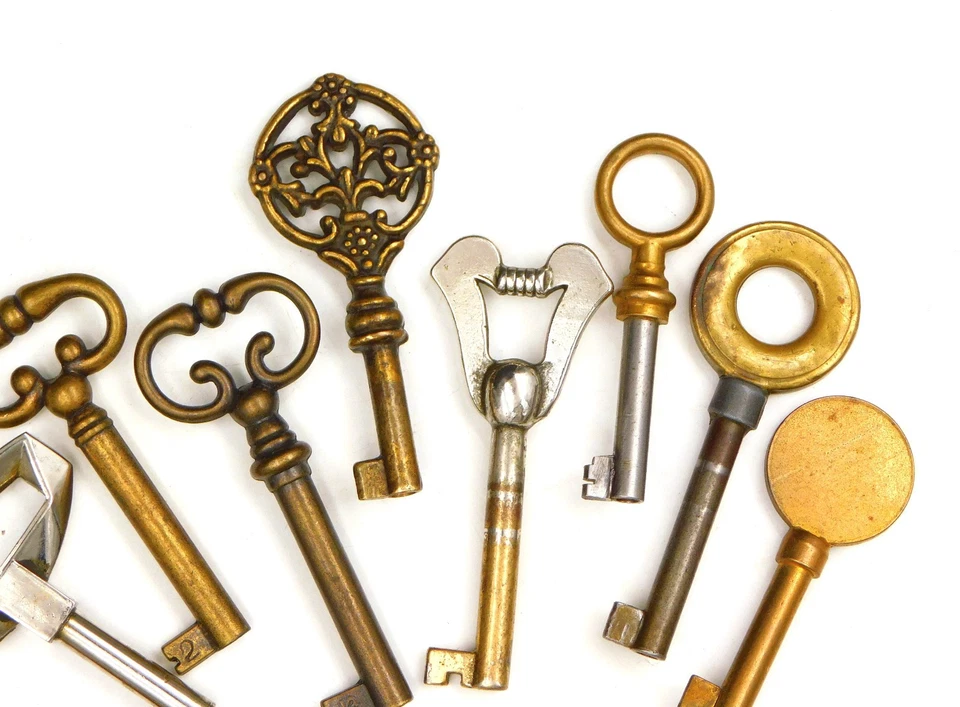 VINTAGE,Lot 11 anciennes clés,clef de meuble,commode,Buffet,placard,serrure,key - Photo 2/4