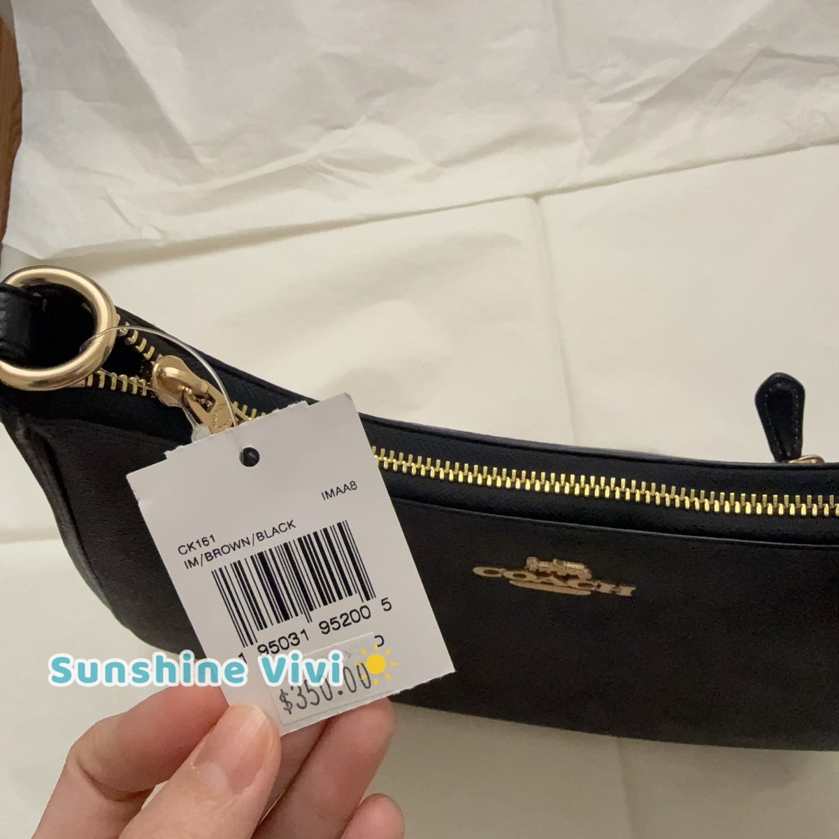 COACHブラックレザー ボディバッグ ゴールドジッパー Coach ベルトバッグ & ファニーパック ゴールドバッグ & ハンドバッグ