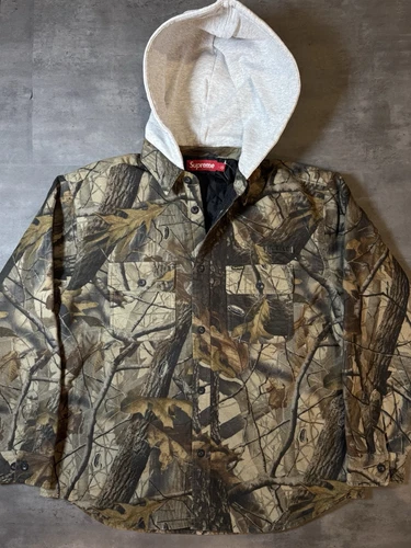 Chemise en flanelle à capuche doublée matelassée suprême taille L Realtree camouflage bois dur EN MAIN ✅