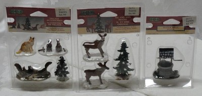 New Old Stock Water Well & Woodland Friends LEMAX 4Pc Village Accessories 2001
