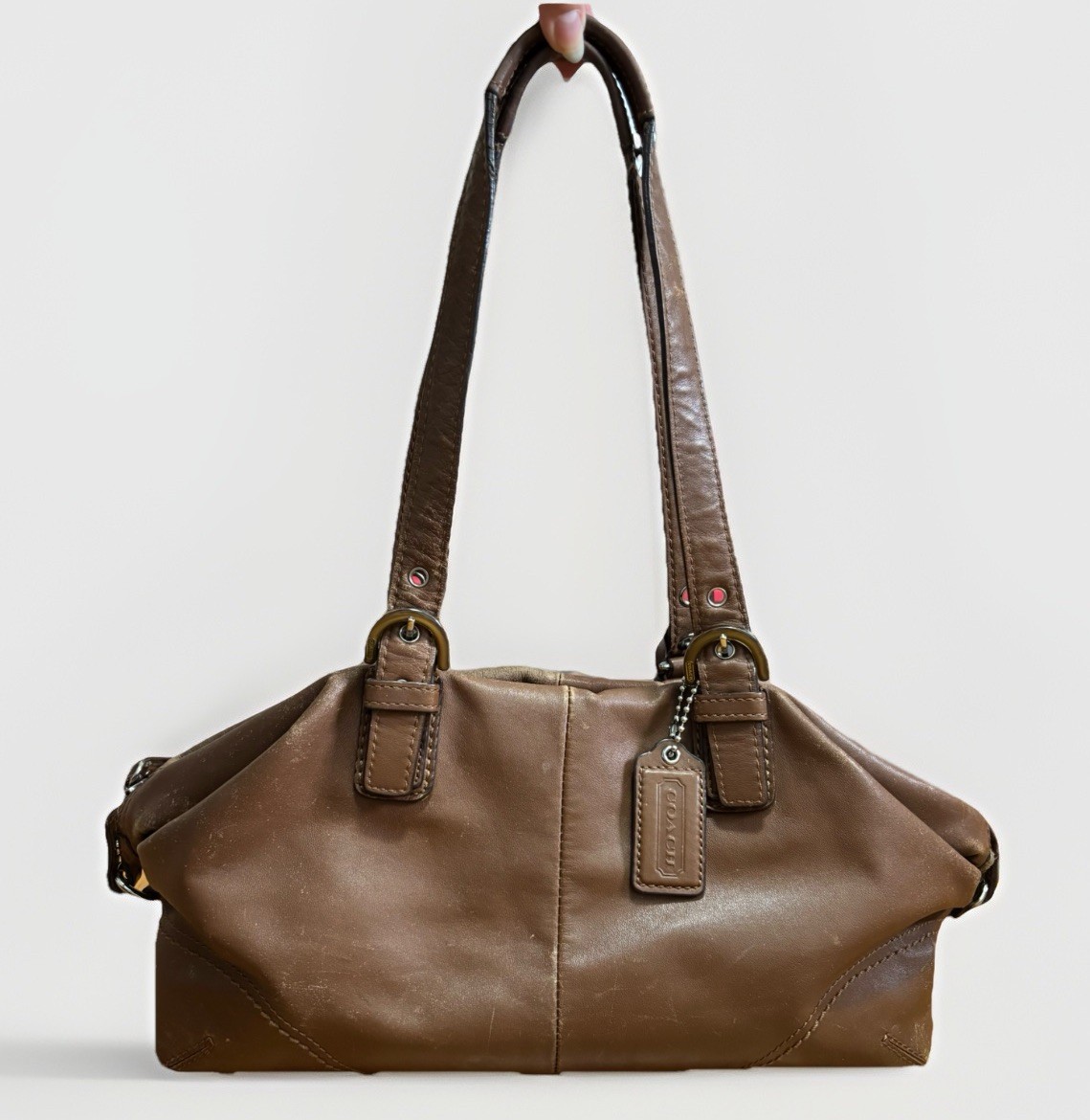 バッグ Vintage Coach Soho Shoulder Bag Brown Vintage Coach 2006 Leather Soho Belt Shoulder Bag in Brown
