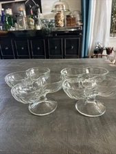 MCM Ice Cream Dish/Bowl Retro Double Scoop Pedestal Clear Glass 60’s Set of 4