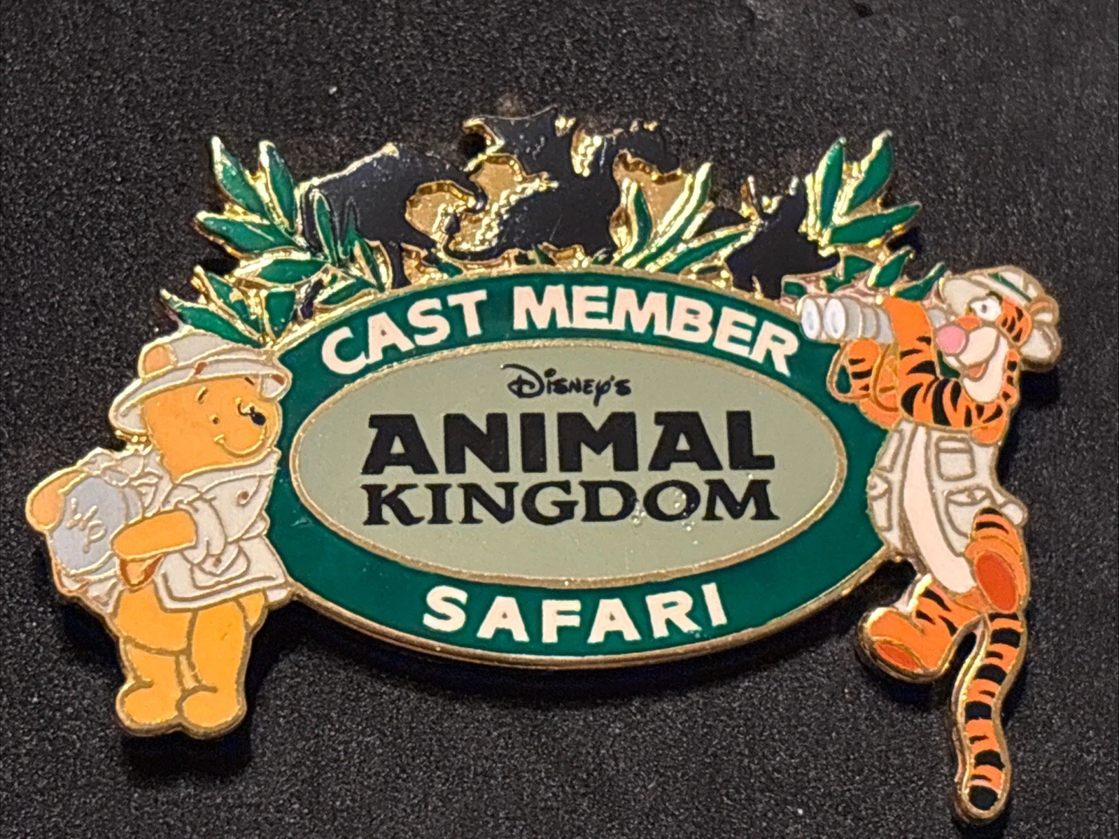 DISNEY PIN ONLY $25 L163 Pooh Tigger Animal Kingdom Cast Member Safari