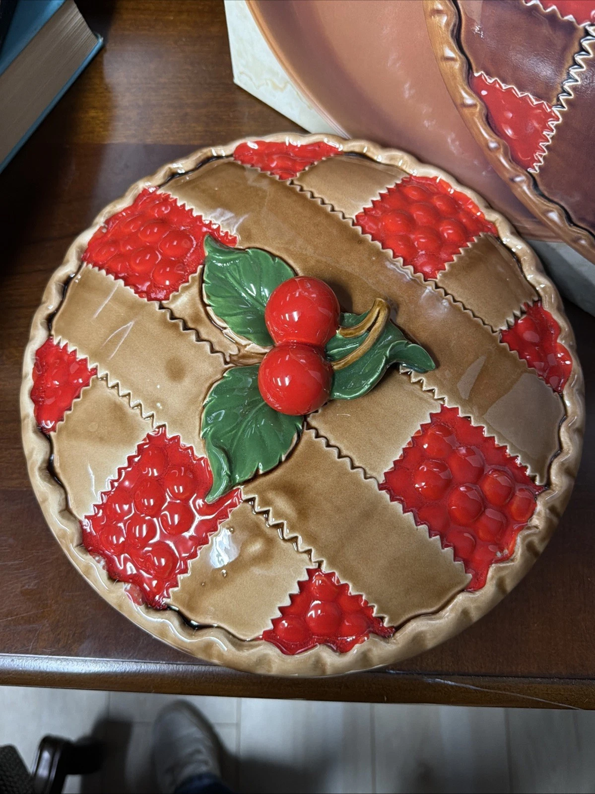 Vintage Venture Cherry Pie Dish Plate made in Japan With Lid And Original Box
Opens in a new window 