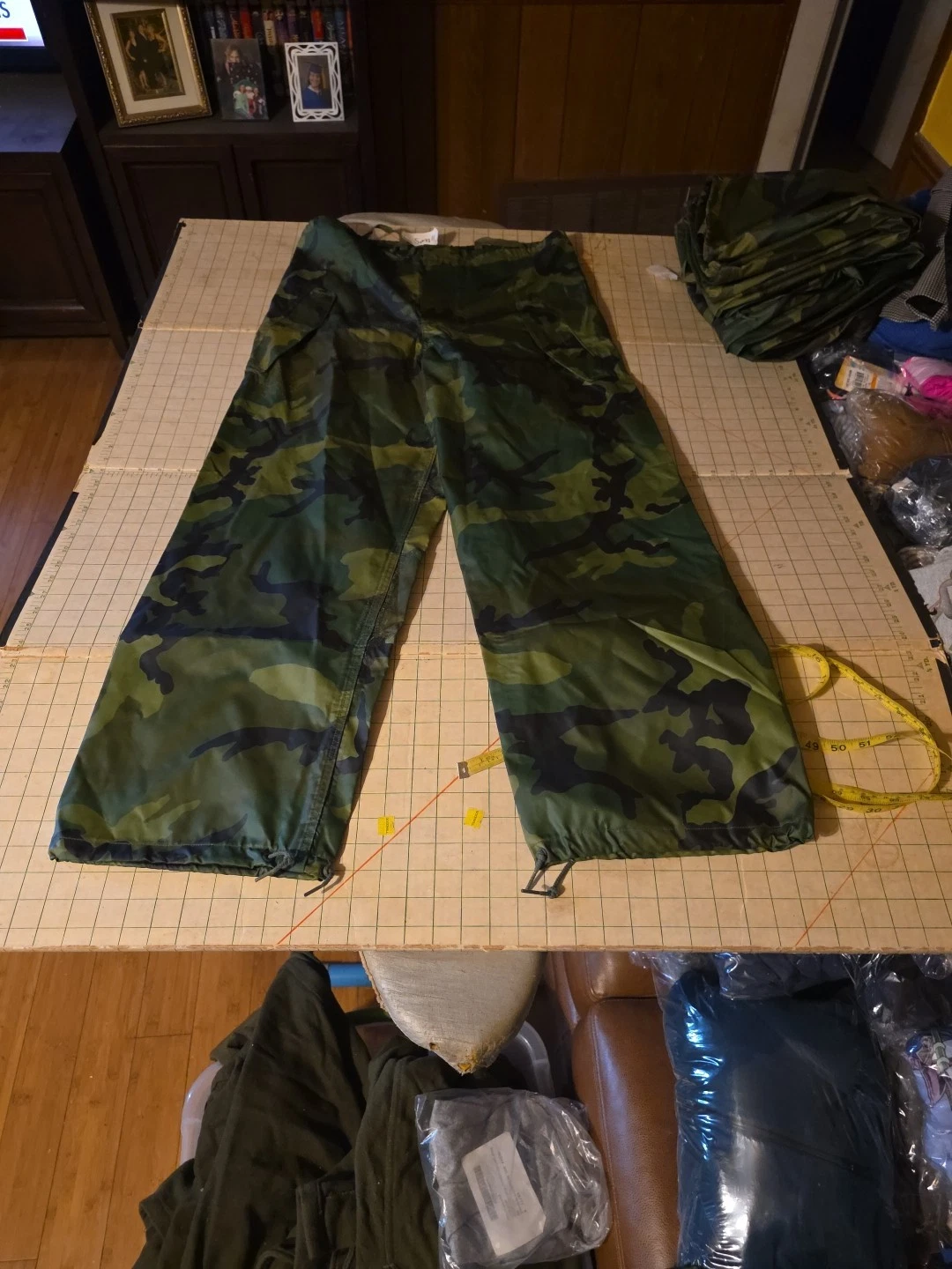 Wet Weather Trousers WOODLAND CAMO Sz Small Over Pants, Outdoors, Rain Pants