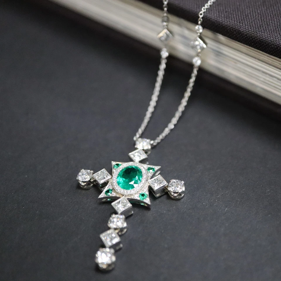 Collar Colgante Cruz Diamante Esmeralda Colombiana Verde Rachel Koen Platino Foto 4 de 4