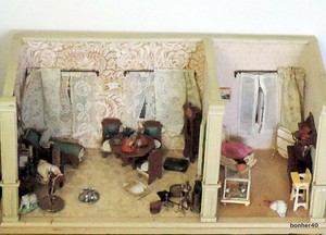 1920s dollhouse