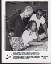 joi press photo with Dallas Austin & fish of fishbone 1995