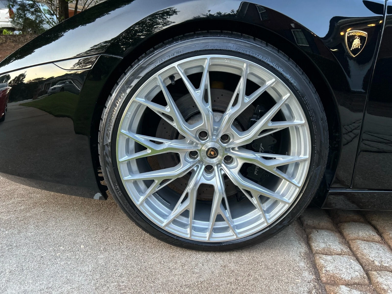 Lamborghini Gallardo Front Left Wheel View