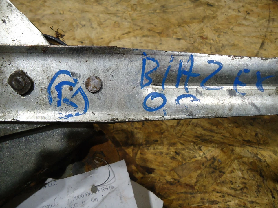 2000 GMC JIMMY FRONT RIGHT POWER WINDOW REGULATOR WITH MOTOR - Image 2 of 4