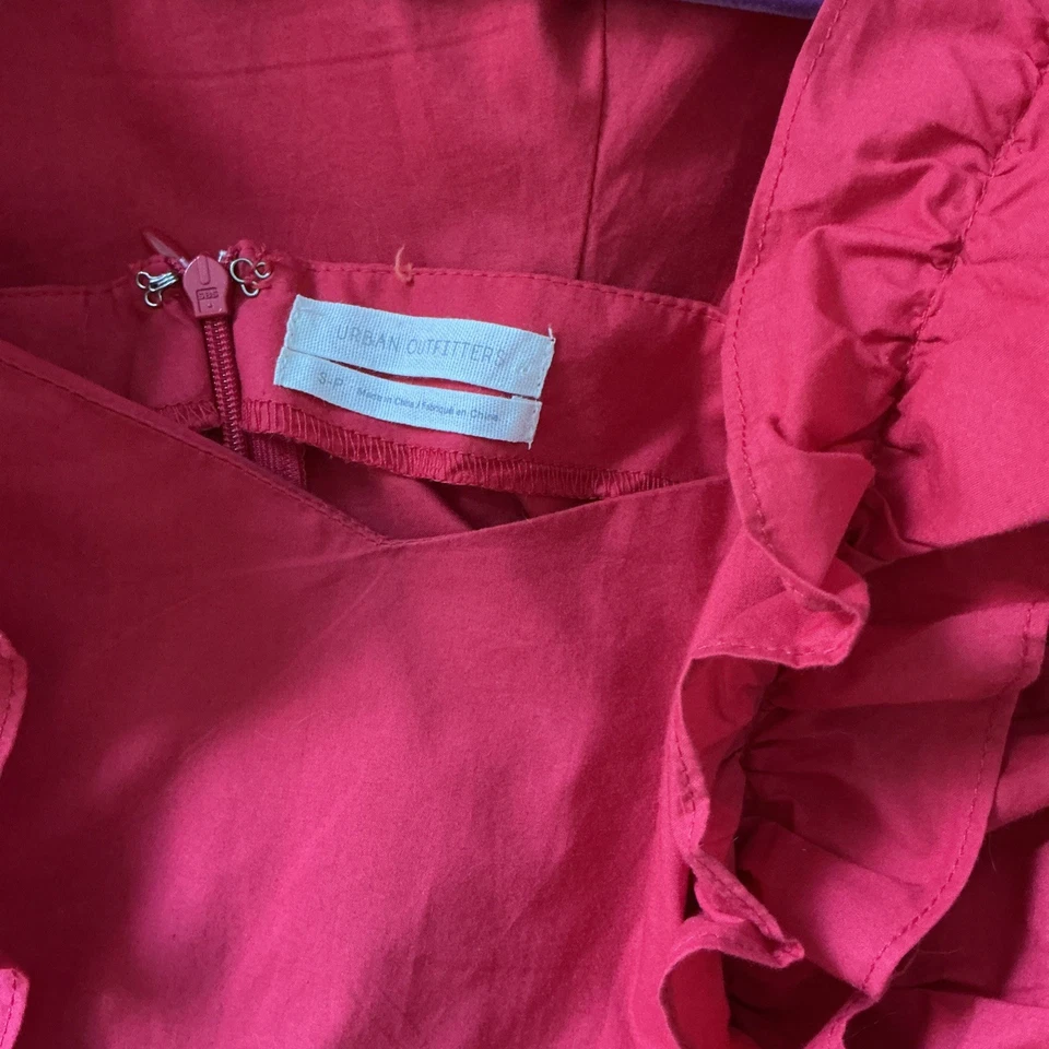 Mameluco romántico lindo algodón Urban Outfitters para mujer talla S rojo con volantes Foto 4 de 4