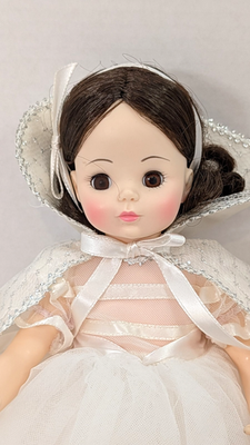 Madame Alexander Snow White 14