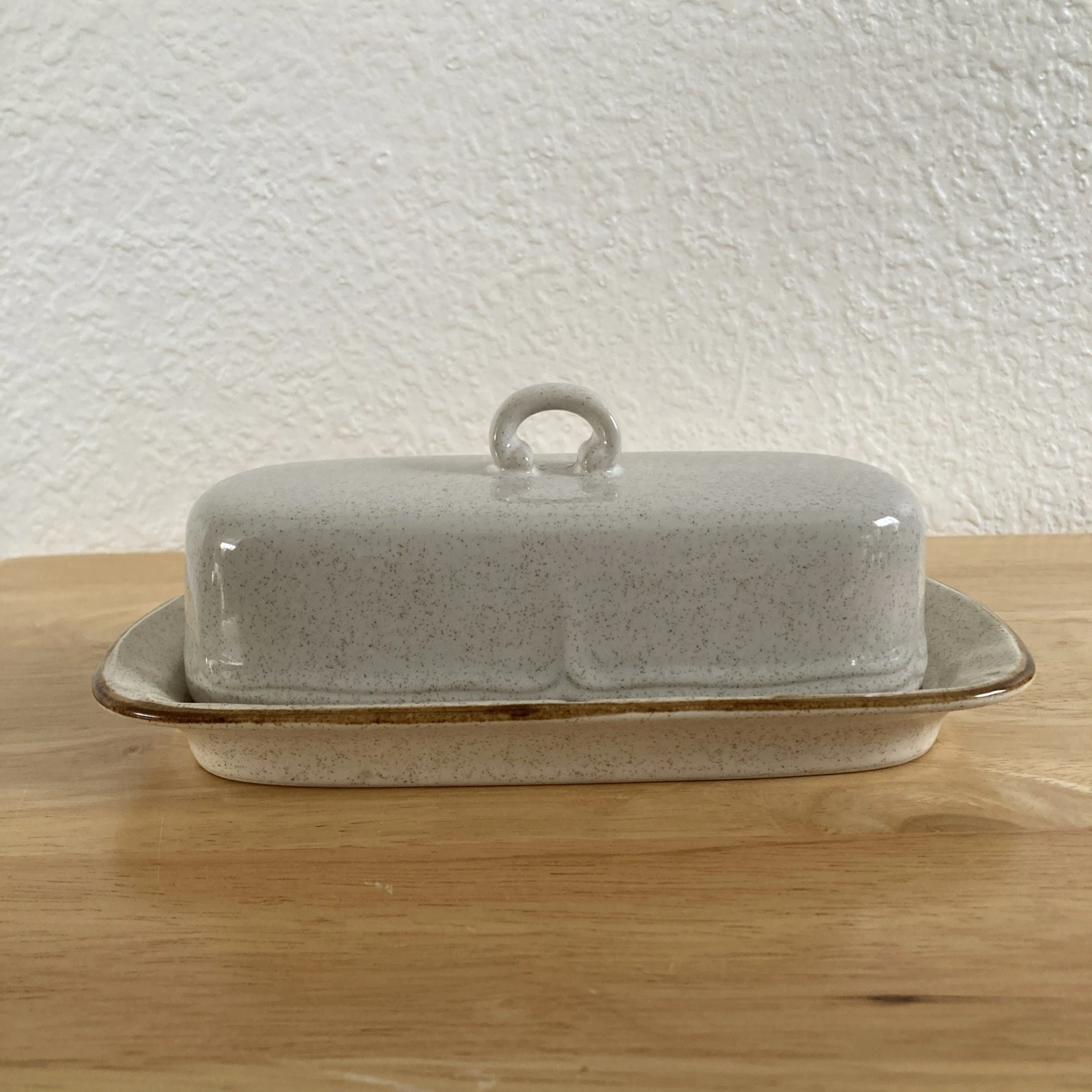 Hearthside Baroque Butter Dish & Lid Stoneware Japan Beige Handcrafted