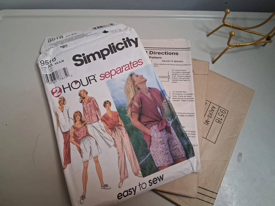 Simplicity 9518 Misses 2 Hour Easy Pants Shorts Top Tank Pattern Size XS-M Uncut - Image 3 of 3