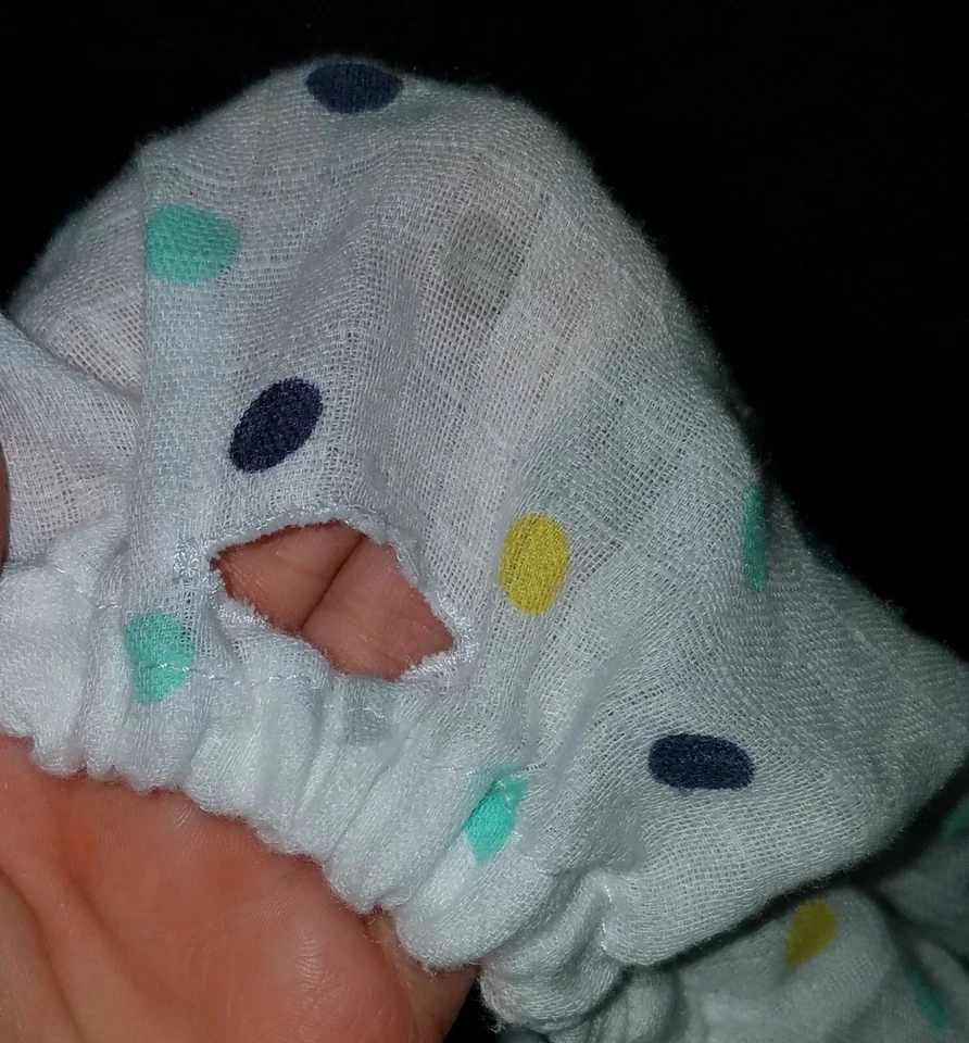 Cubierta de almohadilla cambiadora para bebé Aden & Anais blanca a lunares azul gris amarillo Foto 3 de 4