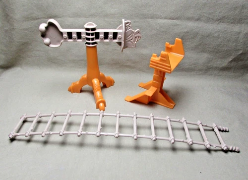 CASTLE GREYSKULL PART lot vintage 1982 Mattel Masters Universe figure acessory