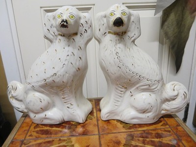 Wunderschönes großes seltenes Paar weißer Staffordshire Royal Spaniel Mantelhund aus dem 19. Jahrhundert 13 Zoll